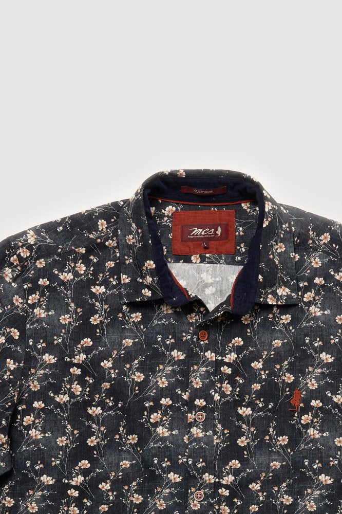MCS Shirt met bloemenpatroon op een gradiëntachtergrond