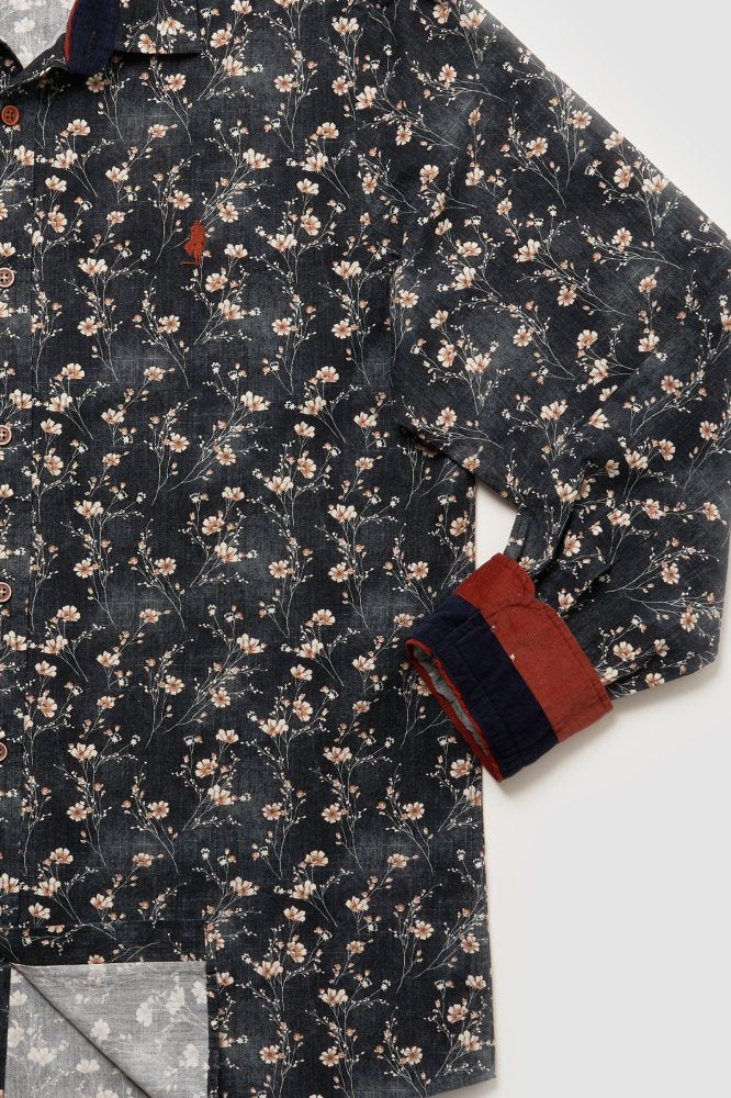 MCS Shirt met bloemenpatroon op een gradiëntachtergrond