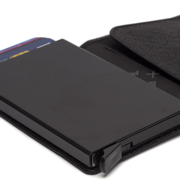 The Chesterfield brand Leather Card Holder Black Paris